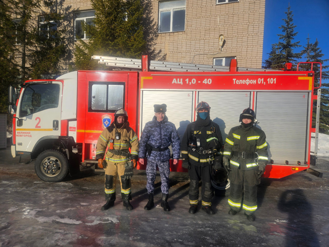 Новгородские росгвардейцы провели пожарно-тактические учения