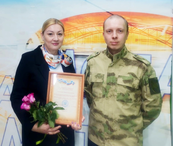 Росгвардейцы поблагодарили за сотрудничество и взаимодействие директора телекомпании «Мста»