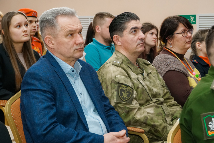Новгородские росгвардейцы рассказали о приёме на службу в профориентационном квесте «Слет вакансий 2024»