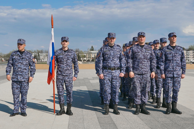 Новгородские росгвардейцы начали подготовку к параду в честь Дня Победы