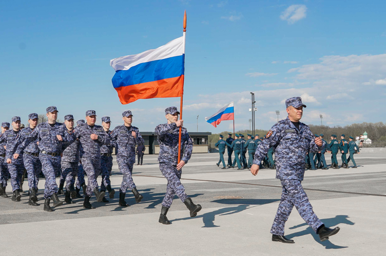 Новгородские росгвардейцы начали подготовку к параду в честь Дня Победы