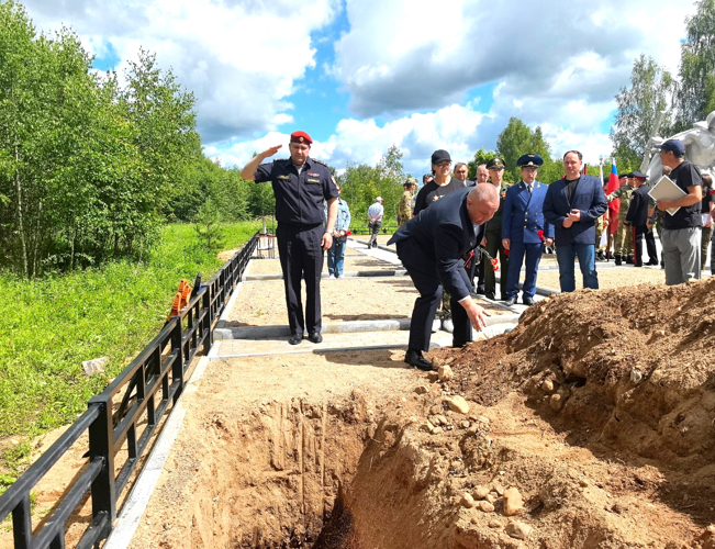 В Новгородской области росгвардейцы приняли участие в перезахоронении красноармейцев