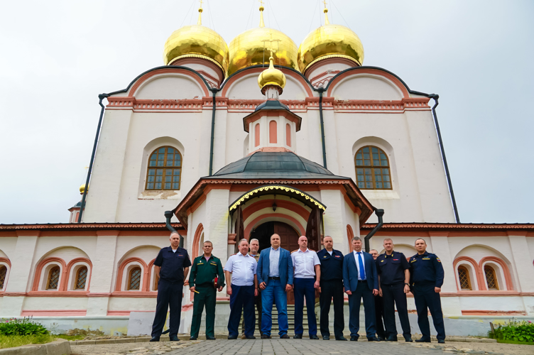 Сотрудники новгородской Росгвардии приняли участие в организации молодежного проекта «Иверский городок – 2024»