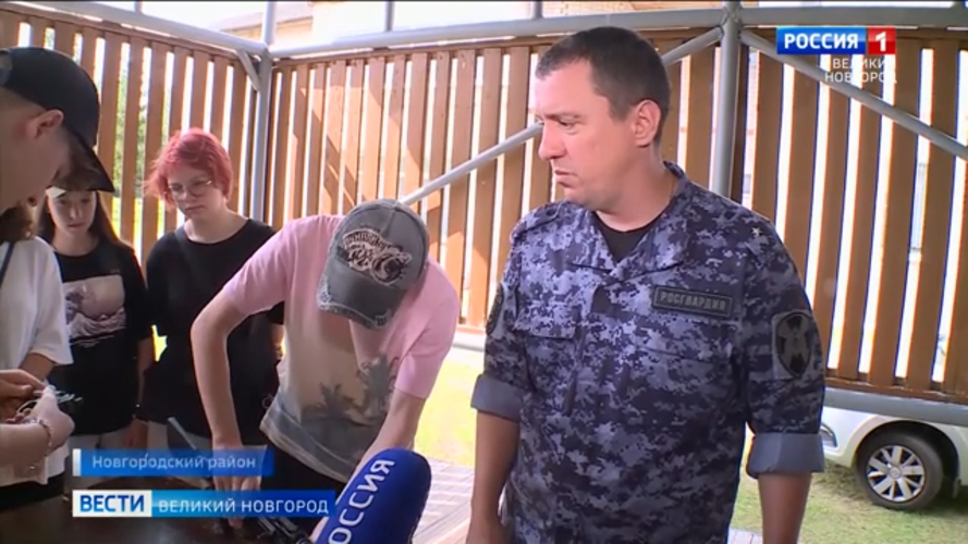 Телесюжет об участии росгвардейцев в Дне безопасности в программе "Вести. Великий Новгород" (ГТРК "Славия") 