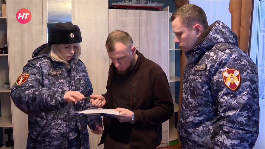 Телесюжет о проверках владельцев оружия сотрудниками Росгвардии в программе "Новости дня" на Новгородском областном телевидении  