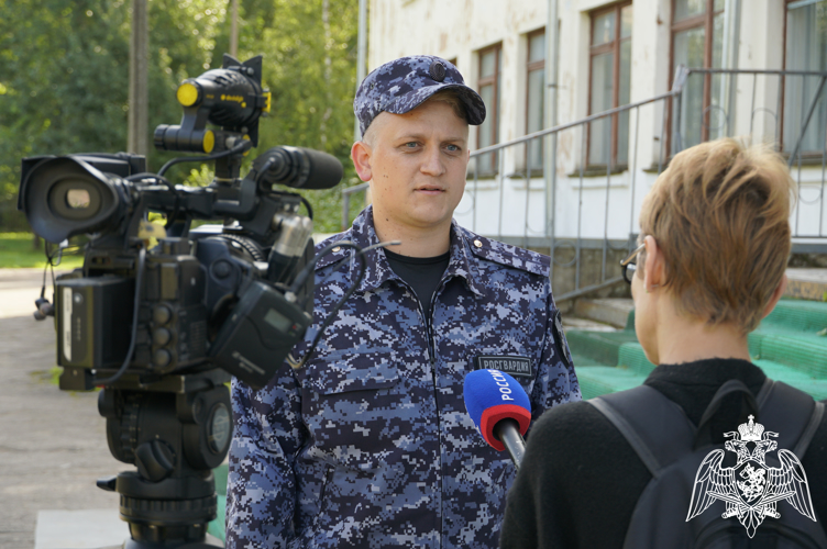 Сотрудники новгородской Росгвардии проверили готовность образовательных учреждений к новому учебному году