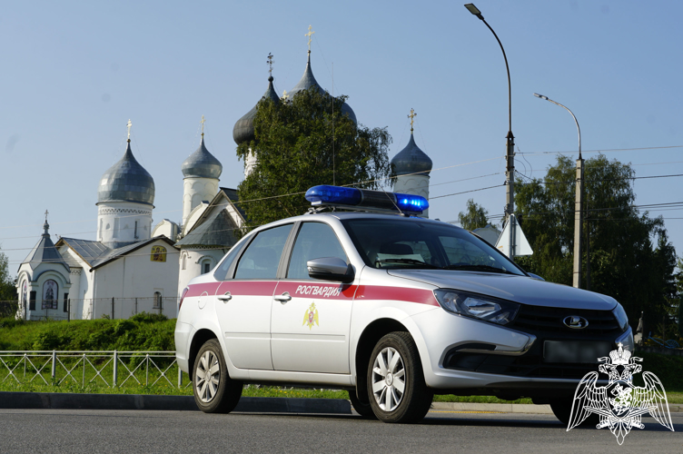 Сотрудники новгородской Росгвардии приняли участие в тактико-специальном учении