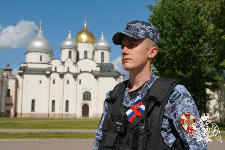  Более 50 новгородских  росгвардейцев  обеспечили безопасность  в   День города