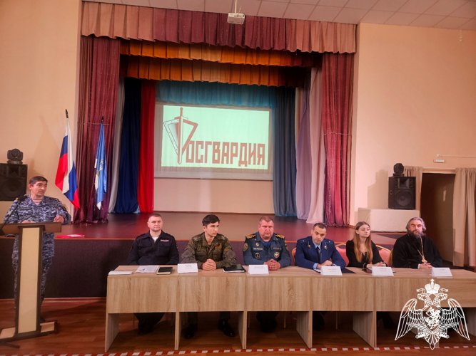 Новгородские росгвардейцы провели  межведомственный круглый стол