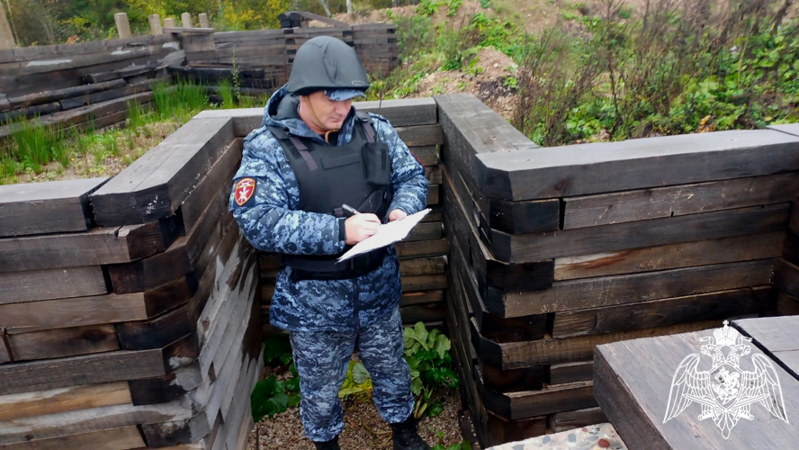 Военнослужащие новгородской  Росгвардии  провели  занятия   по учебно-боевому  гранатометанию  