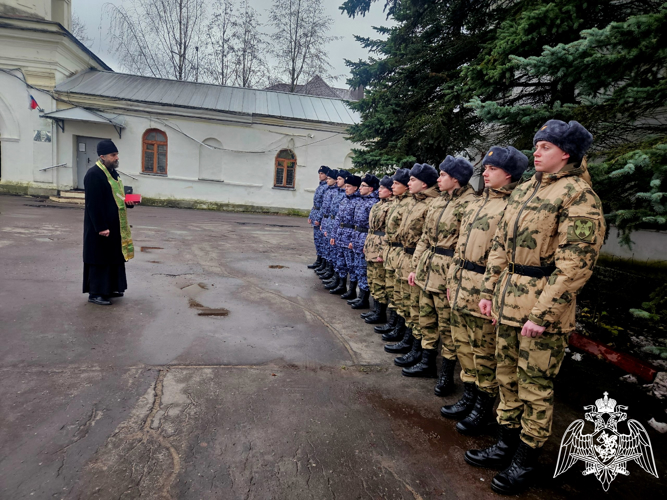 Более 20 новгородских  юношей отправились  служить  в  Росгвардию