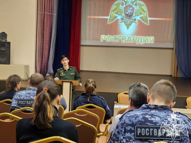 Новгородские росгвардейцы провели  дискуссионный  круглый стол с представителями силовых структур региона