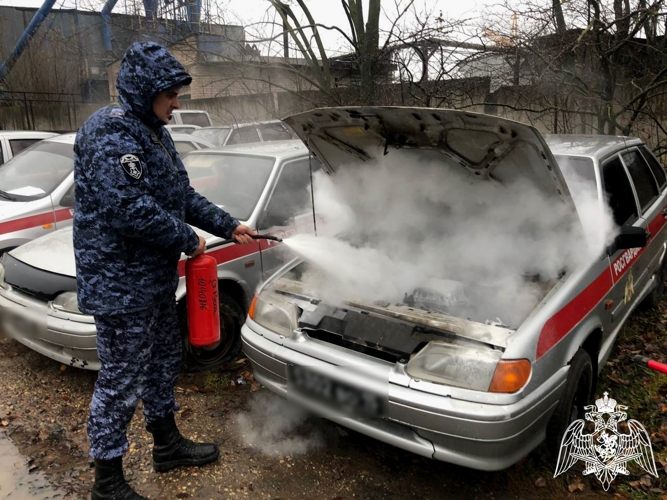 Сотрудники   новгородской  Росгвардии провели с личным составом пожарно-тактическое занятия