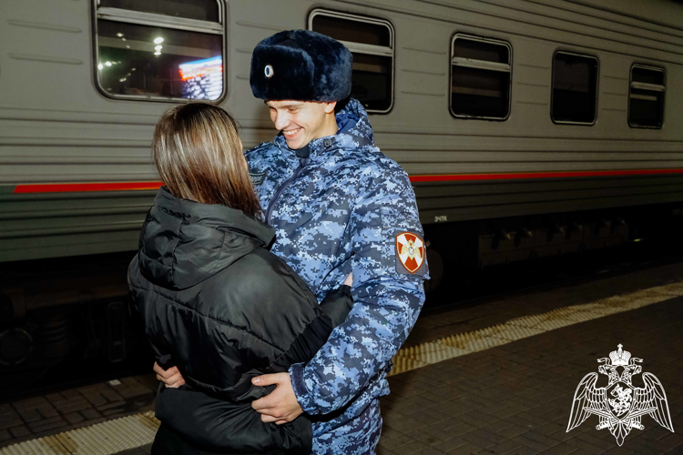 Более 20 новгородских  юношей отправились  служить  в  Росгвардию