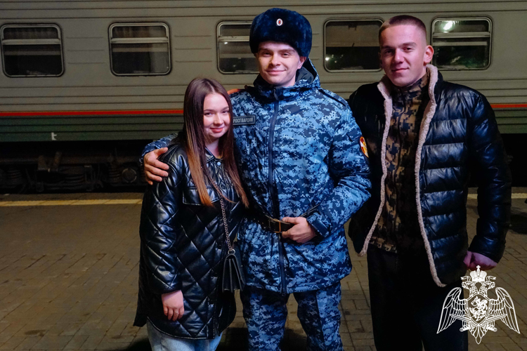 Более 20 новгородских  юношей отправились  служить  в  Росгвардию