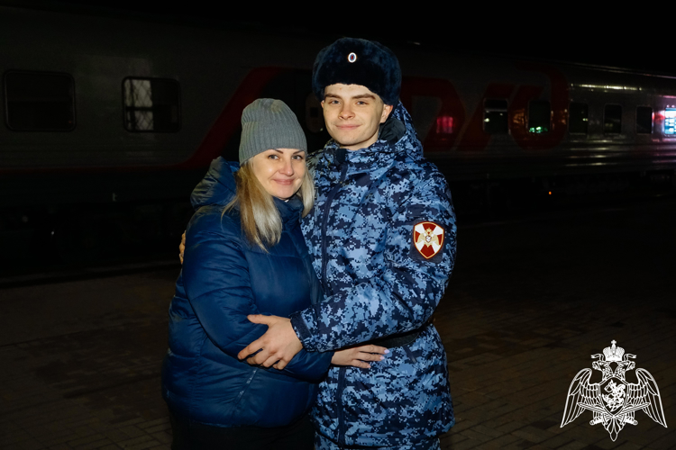 Более 20 новгородских юношей отправились служить в Росгвардию