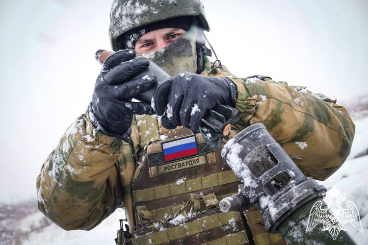 Телесюжет в программе "Новость часа" на Новгородском областном телевидении от 20 ноября 2024 года о Дне артиллерии Росгвардии.