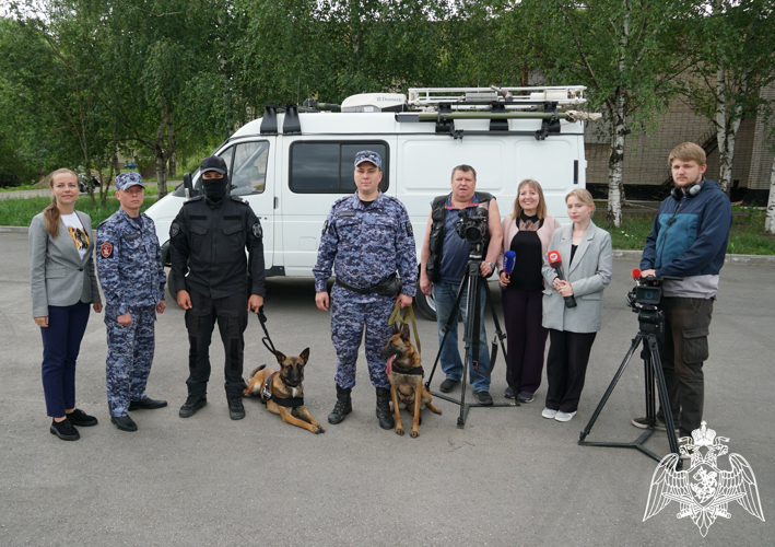 Пресс-служба Управления Росгвардии по Новгородской области отмечает профессиональный праздник