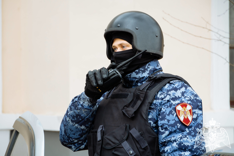 Новгородские росгвардейцы обеспечили безопасность во время проведения музыкального концерта 