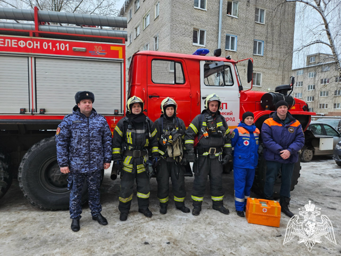 Пожарно-тактические учения Росгвардии и МЧС прошли в Великом Новгороде