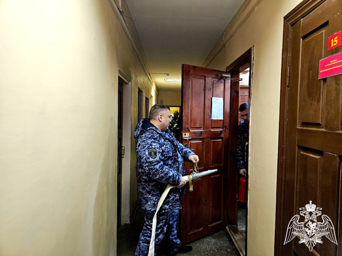 Пожарно-тактические учения Росгвардии и МЧС прошли в Великом Новгороде