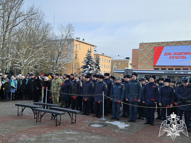 Новгородские росгвардейцы приняли участие в возложении цветов у стелы «Город воинской славы»