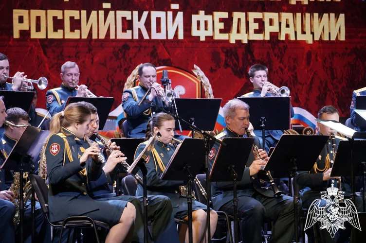 Новгородскую область с гастролями посетил Образцово-показательный оркестр Росгвардии