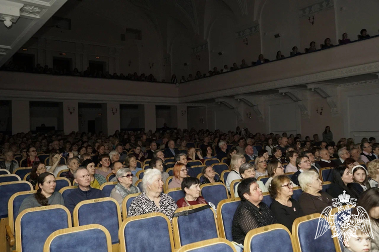 Новгородскую область с гастролями посетил Образцово-показательный оркестр Росгвардии