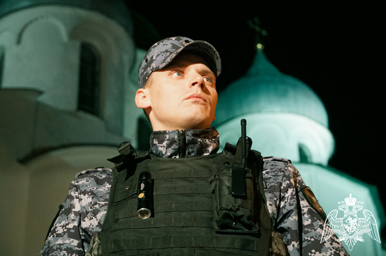 Более 50 новгородских росгвардейцев обеспечат правопорядок во время празднования Пасхи