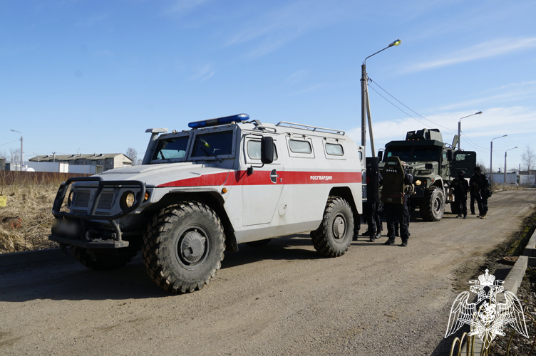 В Новгородской области  под руководством командующего Северо-Западным округом Росгвардии Героя России генерал-лейтенанта Сергея Буракова прошло тактико-специальное учение