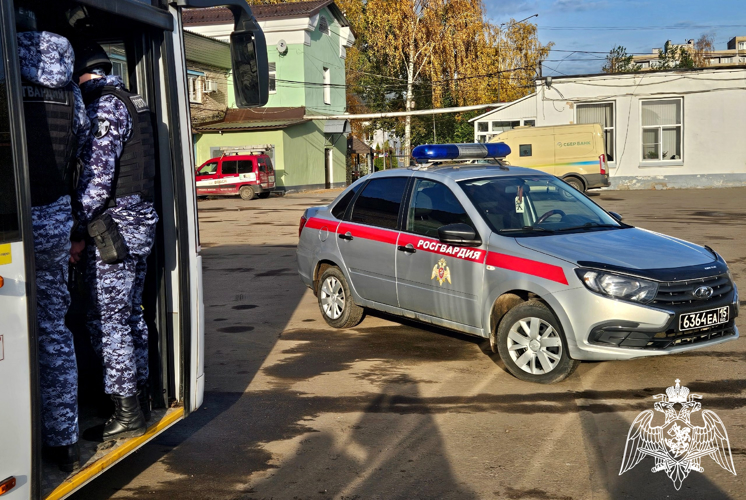 В Великом Новгороде более 100 автобусов оснащены тревожными кнопками Росгвардии