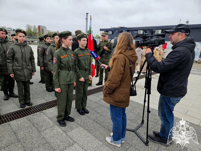 Новгородские росгвардейцы продолжают подготовку к параду в честь Дня Победы