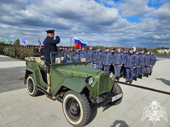 Боевая техника и военнослужащие Росгвардии примут участие в Параде Победы в Великом Новгороде