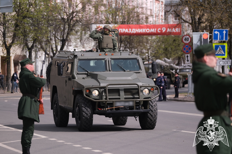Боевая техника и военнослужащие Росгвардии примут участие в Параде Победы в Великом Новгороде