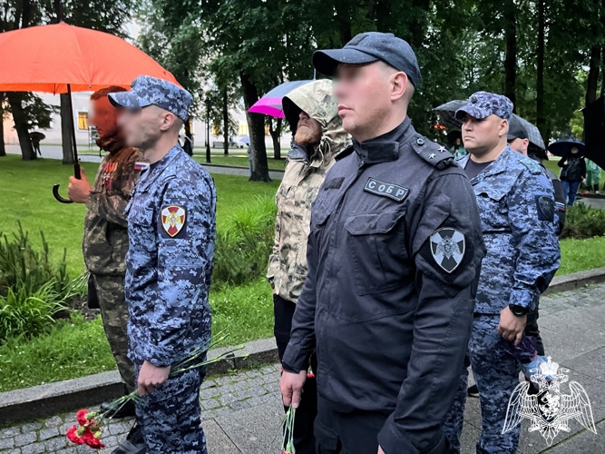 Сотрудники и военнослужащие регионального управления Росгвардии присоединились к всероссийской акции «Свеча памяти»