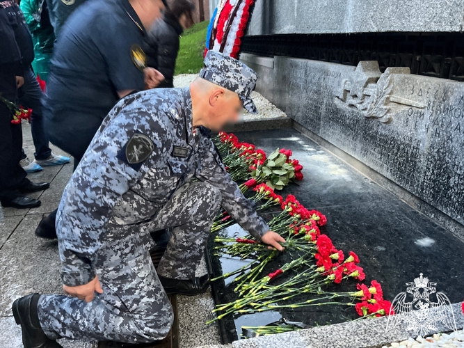 Сотрудники и военнослужащие регионального управления Росгвардии присоединились к всероссийской акции «Свеча памяти»