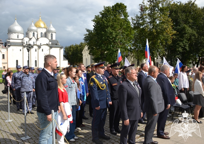 Новгородские росгвардейцы приняли участие в праздновании Дня государственного флага Российской Федерации