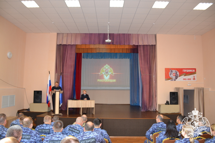 Новгородские росгвардейцы провели встречу  с представителями ГИБДД   и обсудили вопросы безопасности дорожного движения 