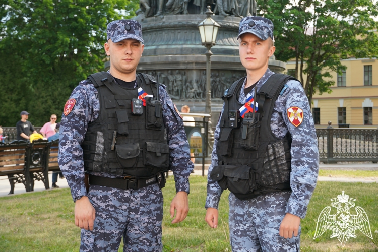 Более 100 новгородских росгвардейцев обеспечили общественный порядок во время проведения Единого дня голосования