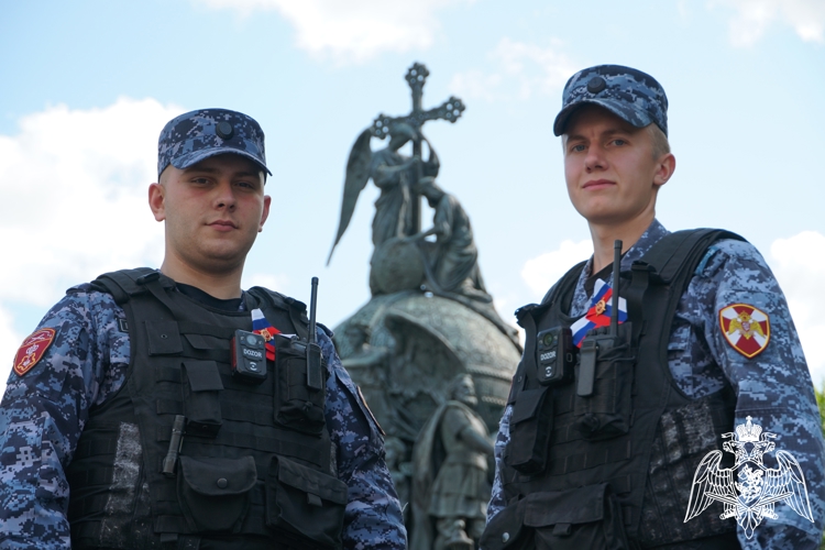 Более 100 новгородских росгвардейцев обеспечили общественный порядок во время проведения Единого дня голосования