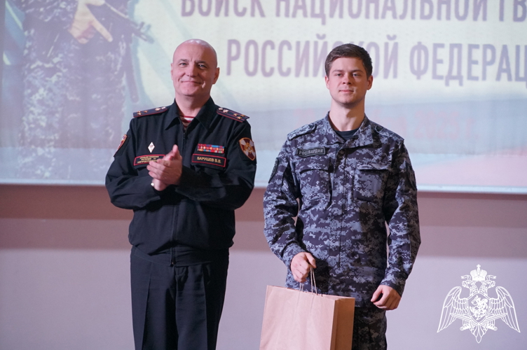 Сотрудники вневедомственной охраны Росгвардии отмечают 73 годовщину образования подразделения