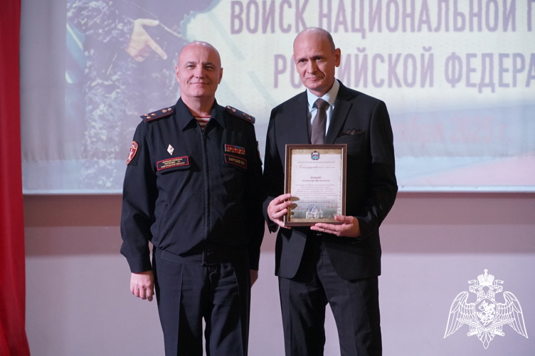 Сотрудники вневедомственной охраны Росгвардии отмечают 73 годовщину образования подразделения