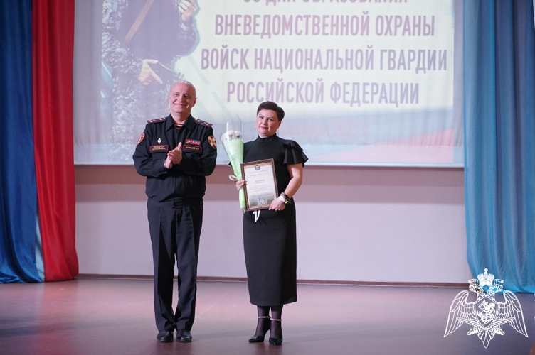 Сотрудники вневедомственной охраны Росгвардии отмечают 73 годовщину образования подразделения