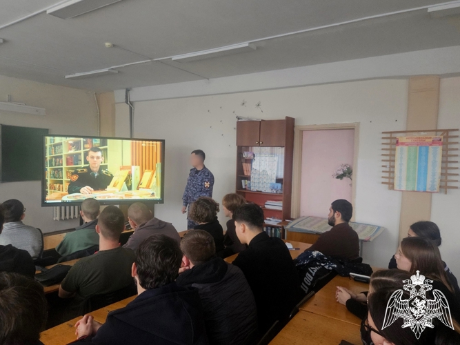 Профориентационную беседу с молодежью региона провел  преподаватель Военной ордена Жукова академии Войск национальной гвардии РФ