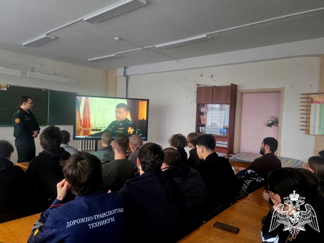 Профориентационную беседу с молодежью региона провел  преподаватель Военной ордена Жукова академии Войск национальной гвардии РФ