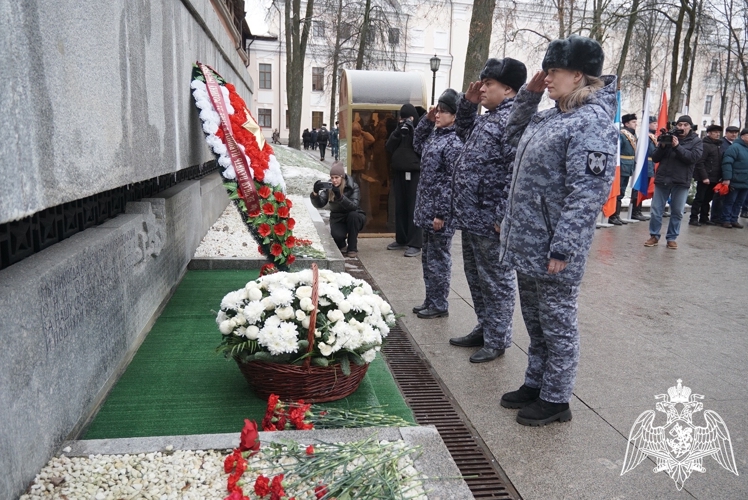 Новгородские росгвардейцы приняли участие в памятном митинге, посвященном Дню Неизвестного Солдата 