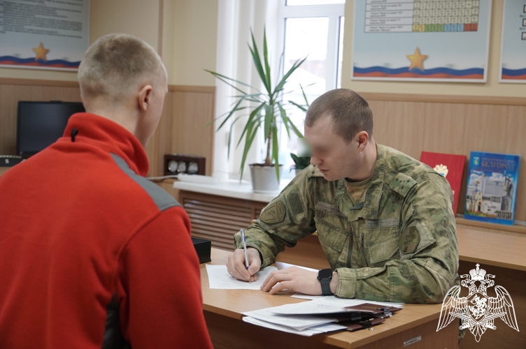 Юношей  из Новгородской области призвали для прохождения военной службы в Северо-Западный округ Росгвардии
