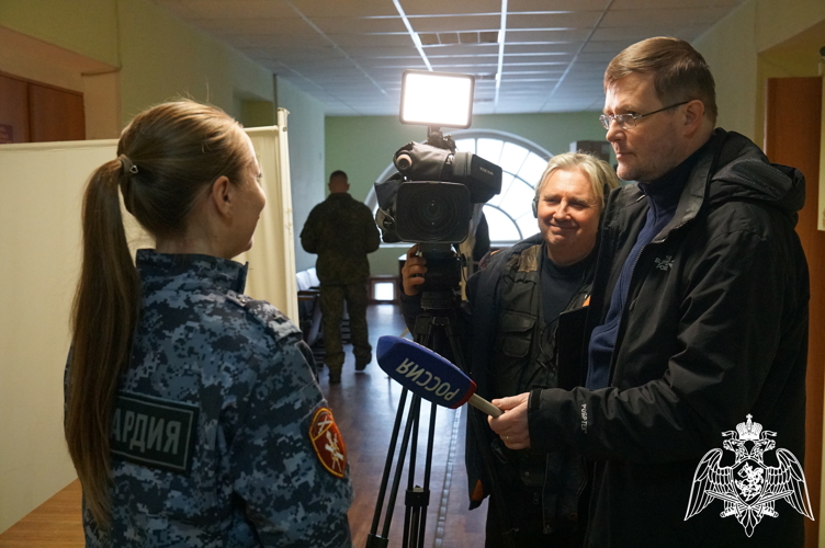 Юношей  из Новгородской области призвали для прохождения военной службы в Северо-Западный округ Росгвардии