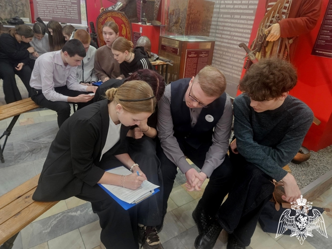 Новгородские росгвардейцы провели для молодежи  историческое и  познавательное мероприятие 