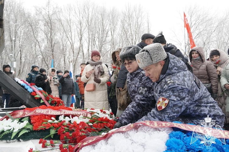 Новгородские росгвардейцы приняли участие в митинге ко Дню освобождения Новгорода от немецко-фашистских захватчиков